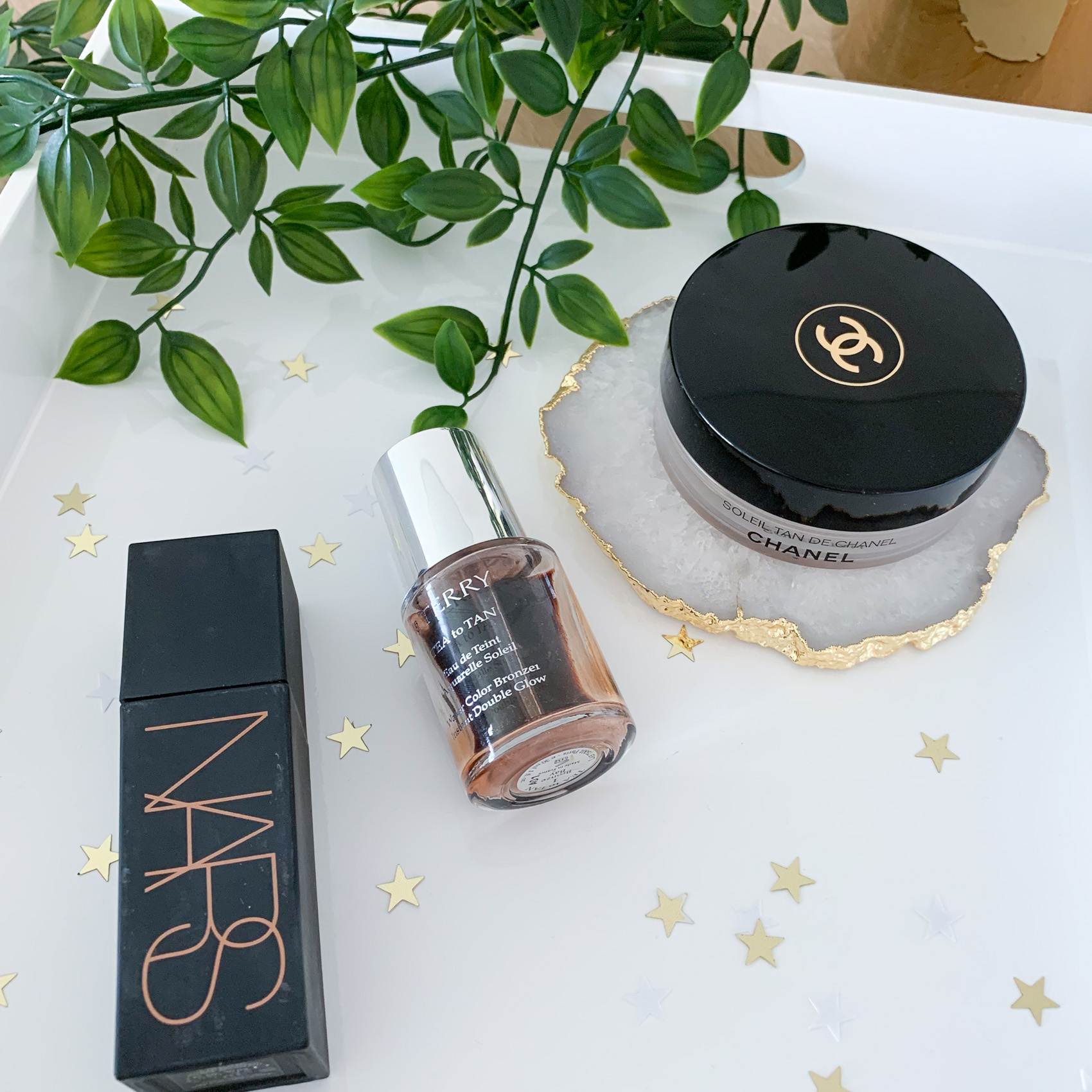 BY TERRY - Tea to Tan Face and Body CHANEL SOLEIL TAN DE CHANEL Bronzing Make–Up Base NARS Laguna Liquid Bronzer