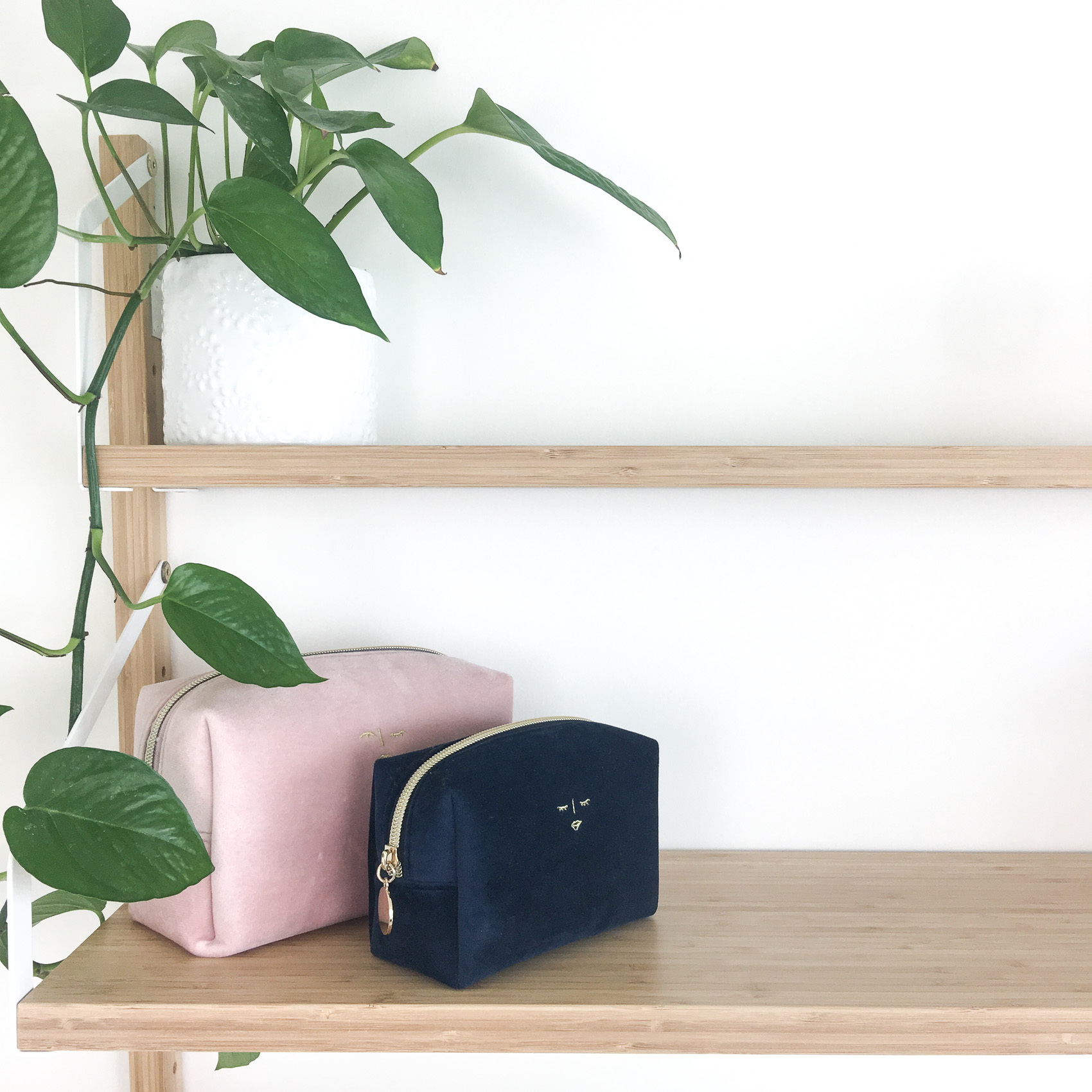 SVALNAS-Wall-mounted workspace combination bamboo Oliver Bonas cosmetic bags plant